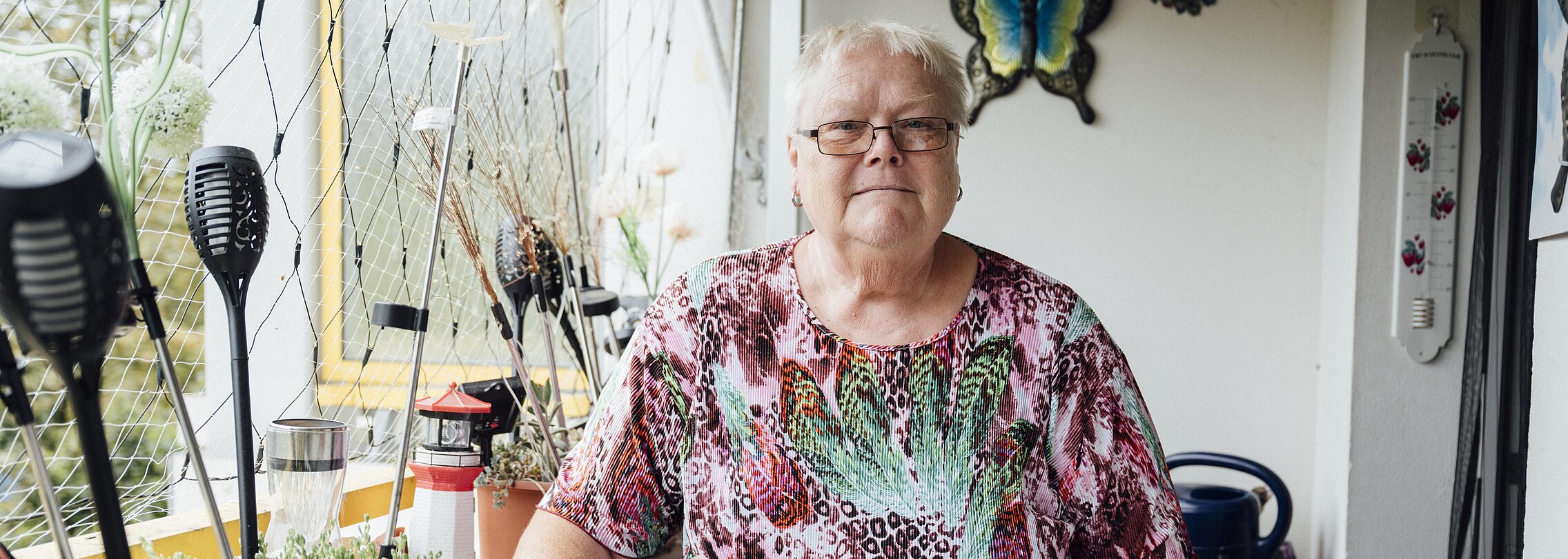 Die Rentnerin Elisabeth John lebt seit 1988 in Dresden Prohlis  