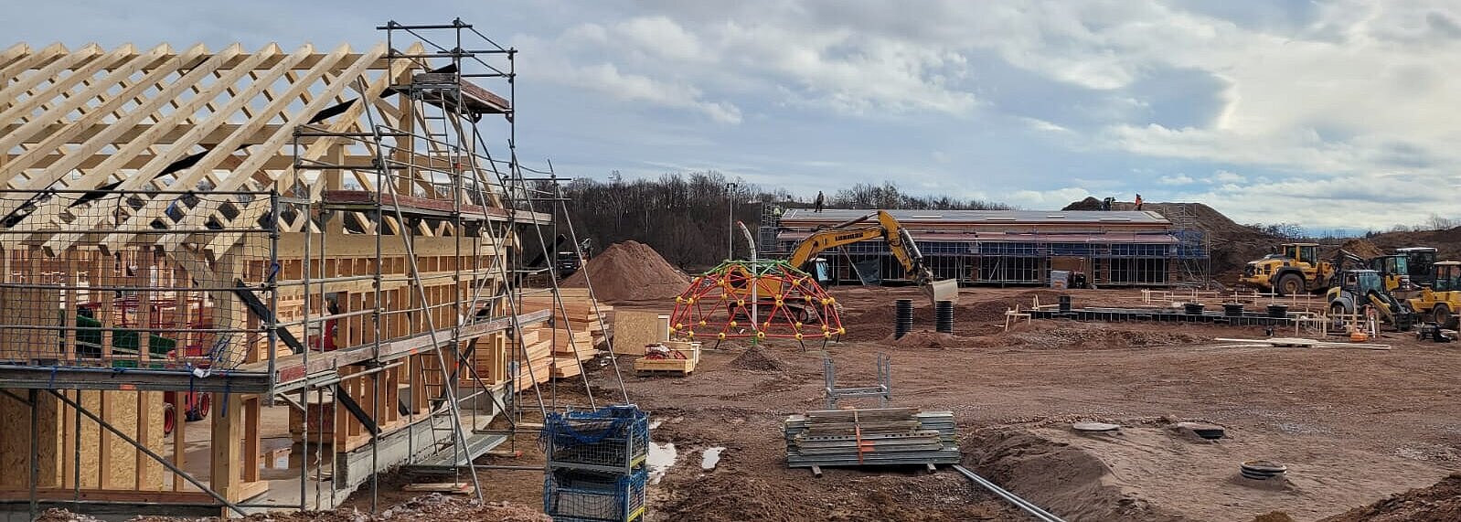 Baustelle-eines-Erlebnisdorfes