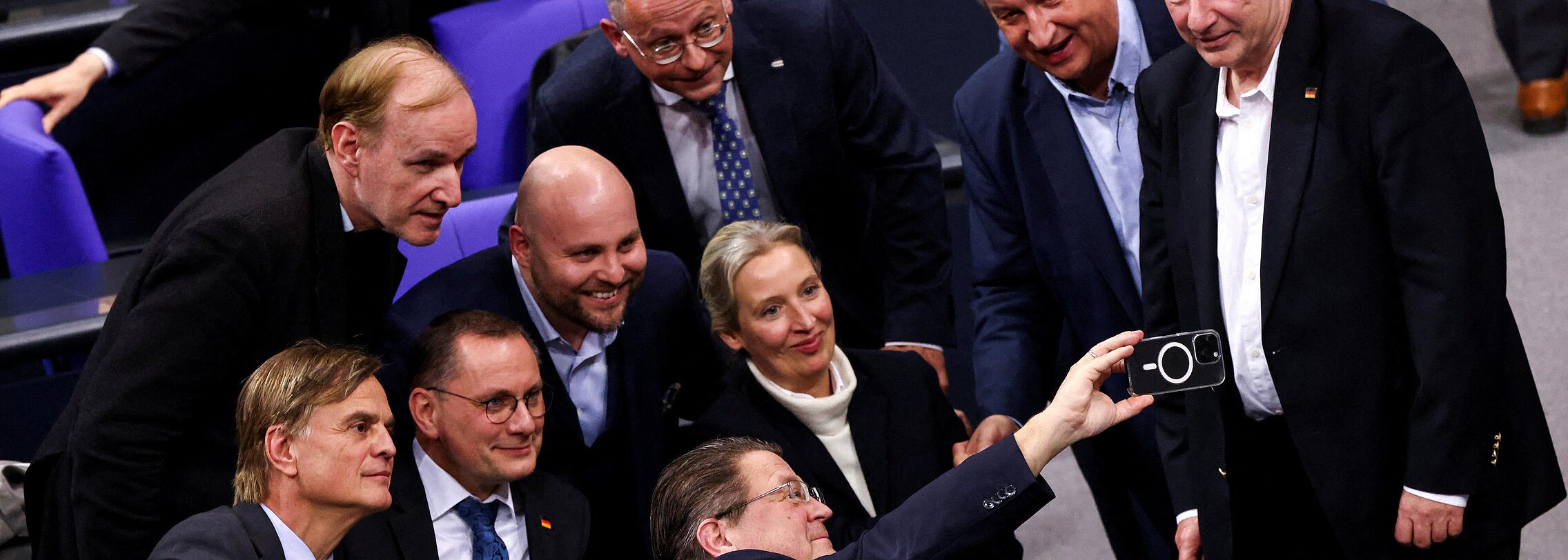 Alice Weidel und AfD-Fraktion nach Bundestagsabstimmung zur Migration