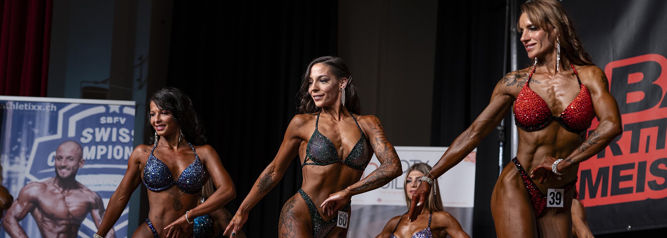 Bodybuilderin Yvonne Herde (Mitte) tritt bei der internationalen Baden-Württembergischen Meisterschaft in der Bikiniklasse an.