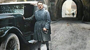 dolf Hitler nach seiner Entlassung aus der Haftanstalt Landsberg 1924