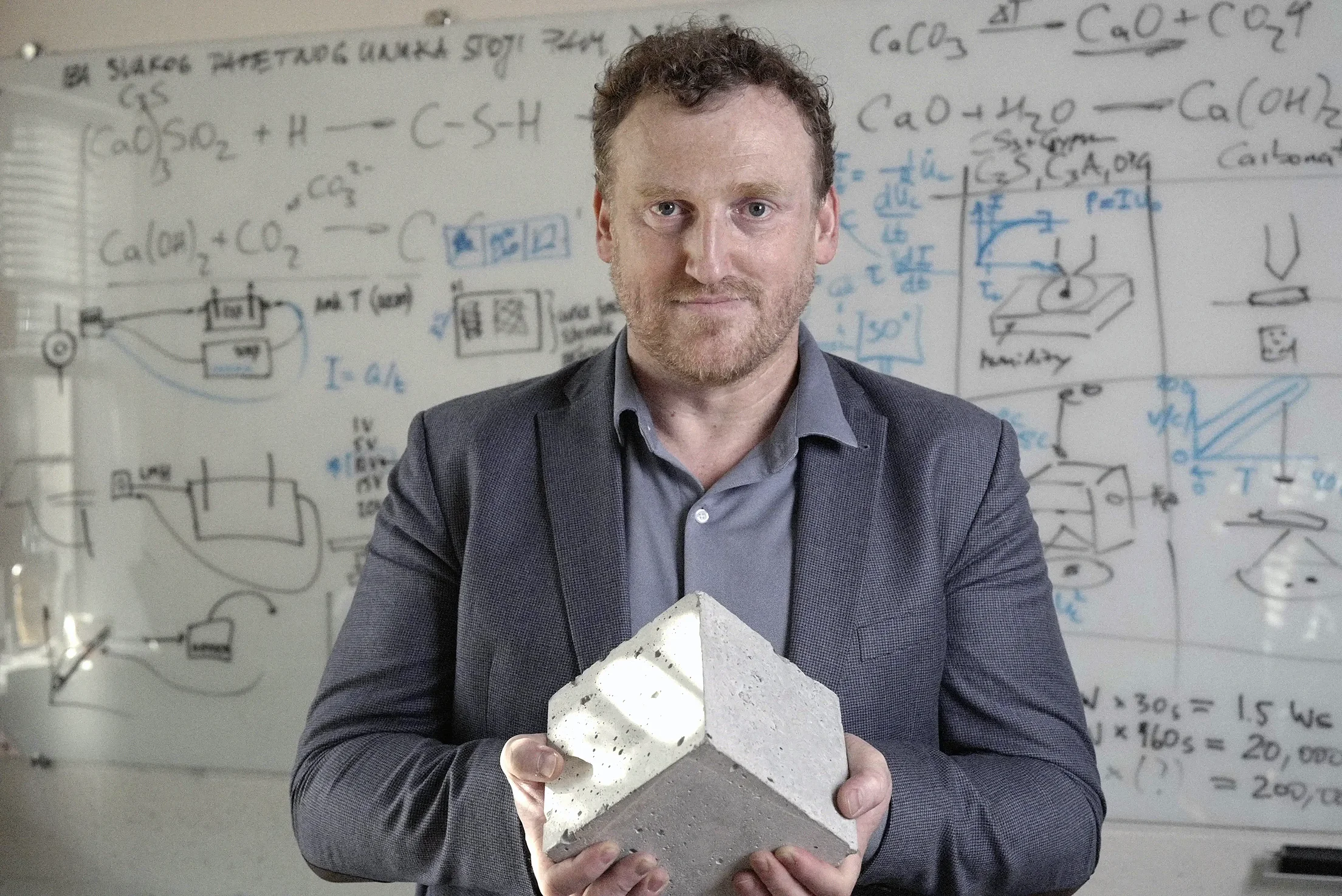 Materialforscher Admir Masic vom MIT in Boston will moderne Baustoffe nach antikem Vorbild herstellen 